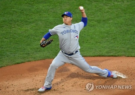 류현진, 5회 집중타에 2실점…51일 만에 시즌 2패(종합)