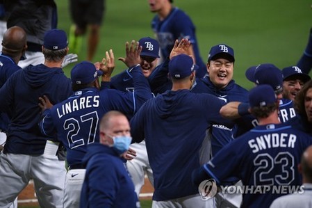 브로소, 채프먼 상대로 결승포…탬파베이, 12년 만에 ALCS 진출(종합)