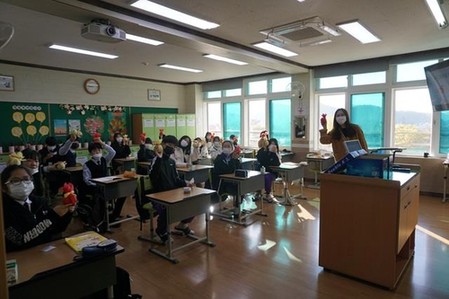 편지와 사과로 학생들 간 화해하는 '사과 데이'