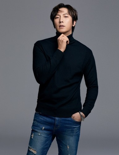 박건형, 아이오케이컴퍼니와 전속계약