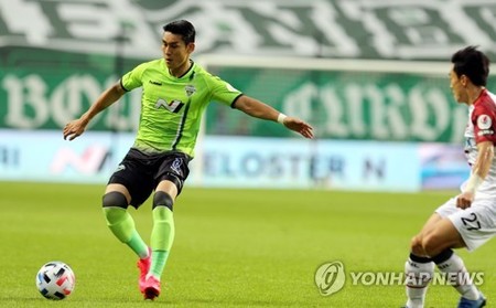 Jeonbuk's 'treble' bid takes hit with fullback's season-ending injury