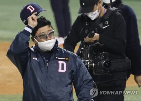 김태형 두산 감독 "알칸타라, 사실 담 증세…잘 끌어줬다"