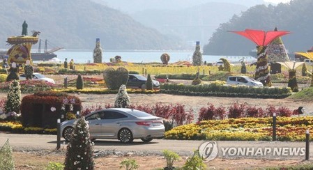 방역·지역경제 활성화 다 잡았다…마산국화전시회 폐막