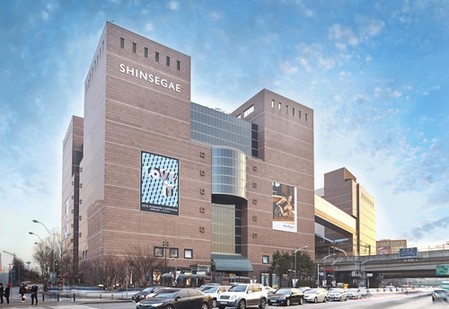 신세계 경기점, 스포츠관 재단장…"35개 브랜드를 한자리에"