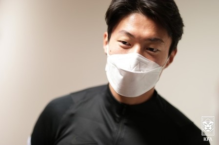 황의조, 대표팀서 최전방·소속팀선 측면…"혼란보다는 배워요"