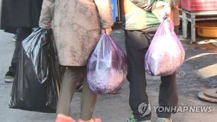 코로나19 전보다 식료품 자주 구입…장보기 비용도 늘었다