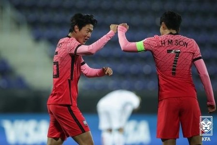 (LEAD) S. Korea lose to Mexico in football friendly marred by COVID-19 outbreak