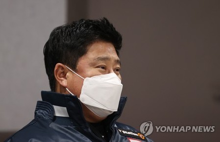 김태형 감독 "NC 장점은 타선의 짜임새…자존심 걸고 붙어야죠"