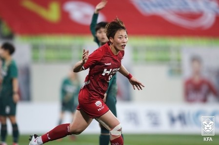 여자축구 '절대1강' 현대제철, 한수원 꺾고 WK리그 통합 8연패