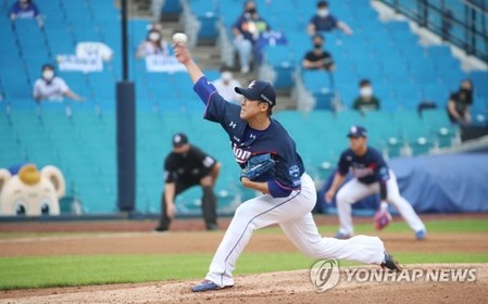 삼성, 베테랑 우완 투수 윤성환 방출…빚 문제로 피소(종합)