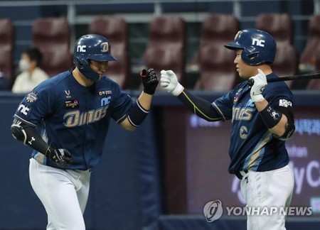 NC 나성범, KS 개인 첫 홈런…3차전 선제 솔로포