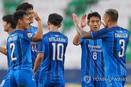 '윤빛가람 멀티골' 울산, 최강희호 상하이에 3-1 완승(종합)