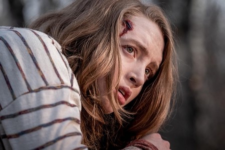 [박스오피스] '도굴' 3주 연속 정상 …'런' 2위로 진입