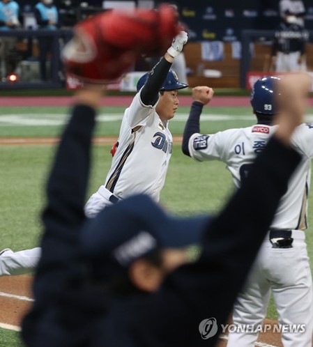 NC 양의지가 만드는 '양의지 시리즈'…친정 두산에 투런포 선물