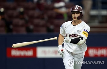 김하성, 메이저리그 도전 공식화…키움, MLB 포스팅 공시 요청