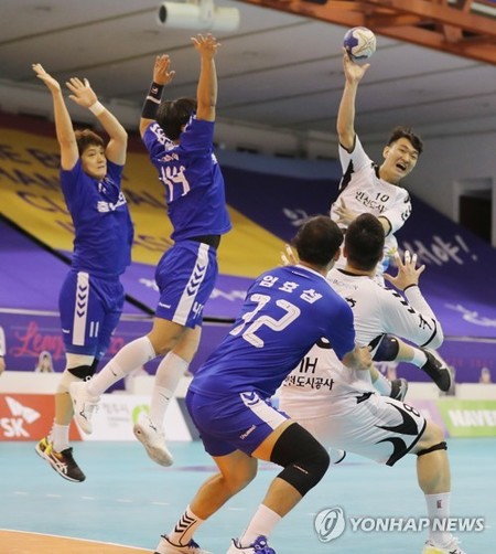 이창우 선방쇼…인천도시공사, 충남도청 꺾고 핸드볼리그 2연승