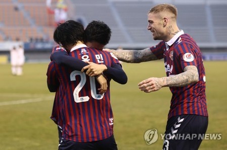 기업구단 따돌린 수원FC…공격 축구의 힘으로 'K리그1 승격'