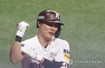 MLB posting process for KBO star Kim Ha-seong delayed due to paperwork