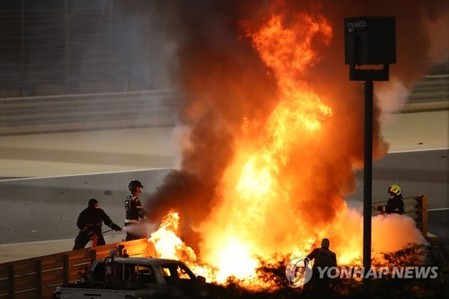 '지옥불 생존' F1 그로장 "세상이 달라 보여…최종전 출전 원해"