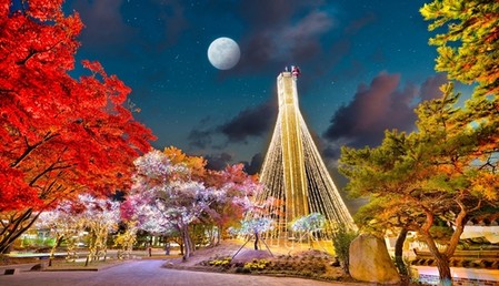 경주 보문단지에 나타난 굴뚝 타는 산타