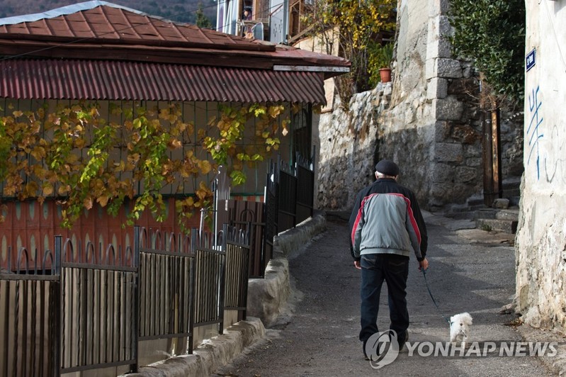 '집콕' 시대…반려동물 관련 시장 코로나 특수에 '나홀로 호황'