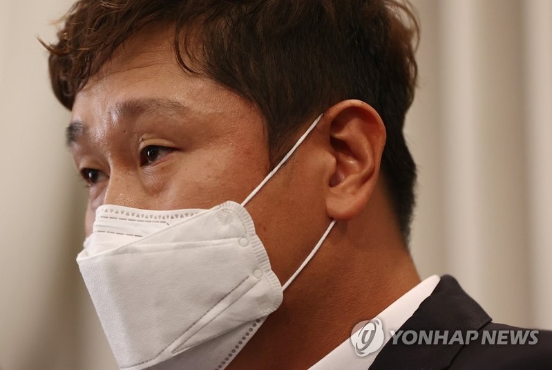 체육시민단체 "이대호 전 회장, 업무상 배임죄…검찰 고발할 것"