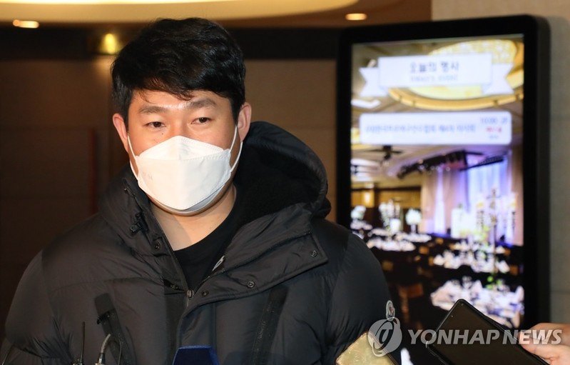 '판공비 논란' 선수협회 새 회장에 양의지…"팬들께 사과"(종합)