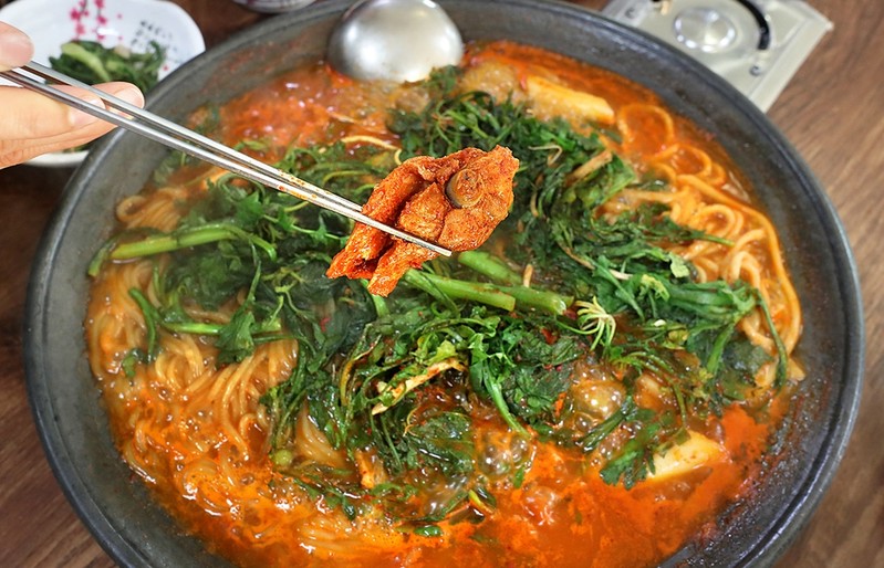 [酒먹방] 여럿이 함께 먹는 태백 물닭갈비