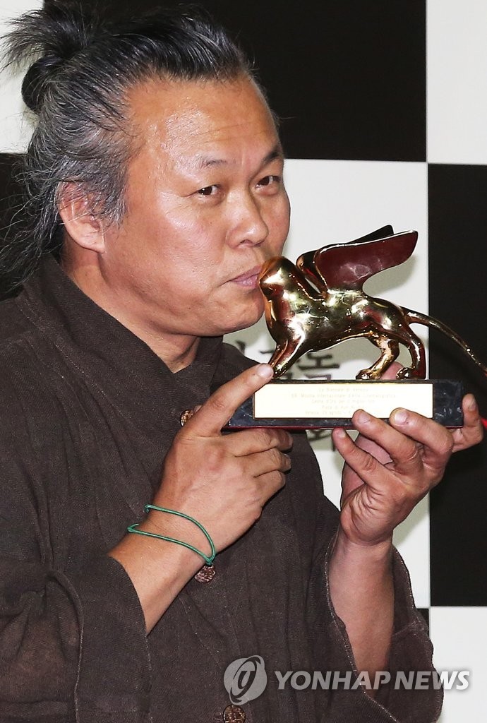 3대 영화제 본상 휩쓸었는데…김기덕 별세에 조용한 영화계