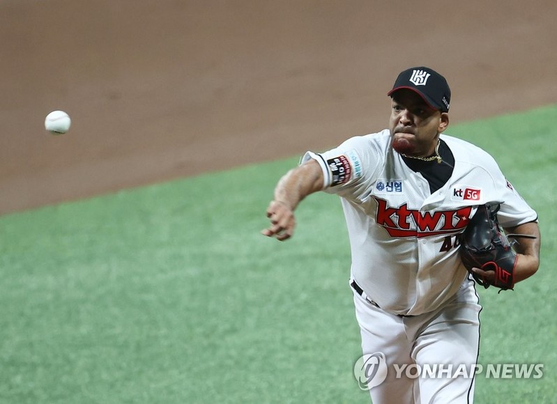 KT Wiz re-sign ace Odrisamer Despaigne for 2nd season