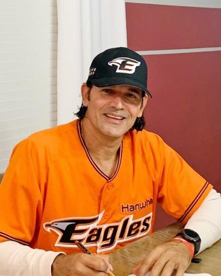 (News Focus) With new-look roster, coaching staff, Eagles hoping to fly higher in KBO