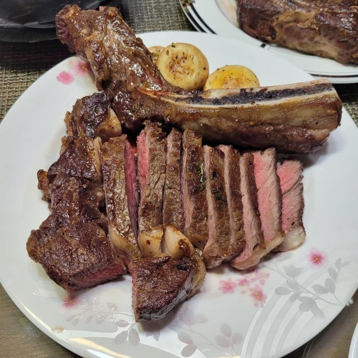 "자취방에서 토마호크 도전"…'집콕' 1인가구 '홈쿡' 열풍