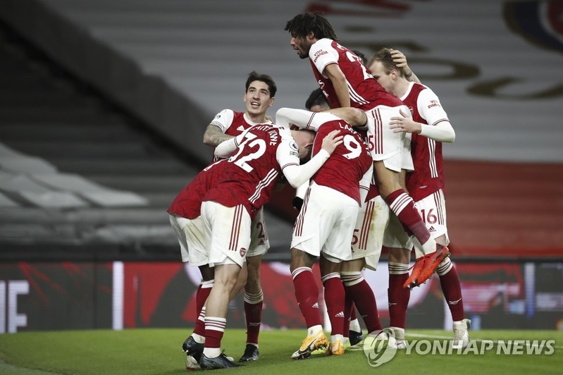 아스널, 첼시 3-1 잡고 8경기 만에 승리…EPL 상위권 '요동'