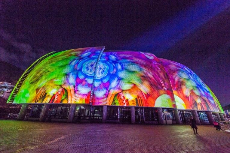 [픽! 거제] 예술회관 벽면이 울긋불긋…확 바뀐 장승포항