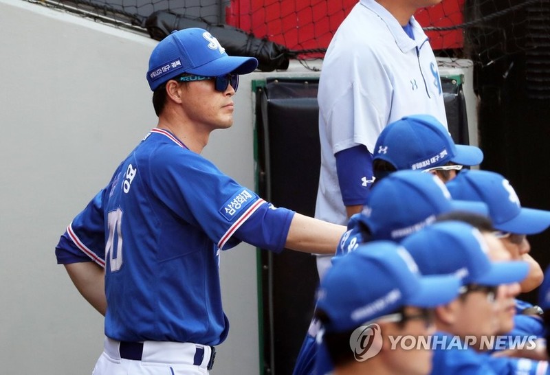 Armed with new bats, KBO club manager looks to atone for mistakes in Year 2