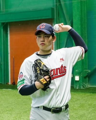 KBO's No. 1 overall pick wants to ease into starting job as rookie