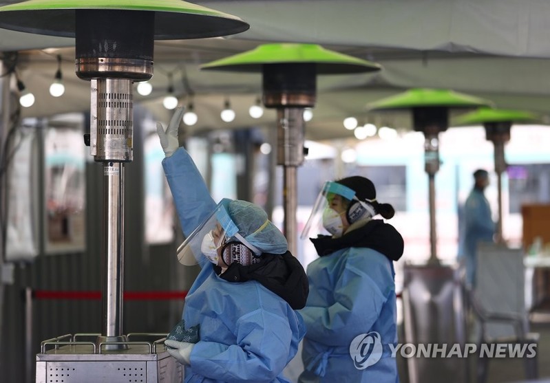 (3rd LD) New virus cases stay below 700 for 3rd day despite steady cluster infections