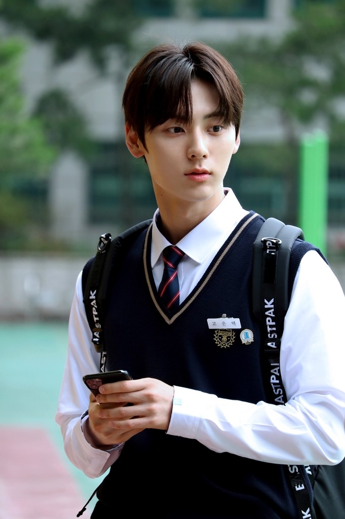 '라이브온' 황민현 "첫 주연작, 정다빈에게 많이 의지해"