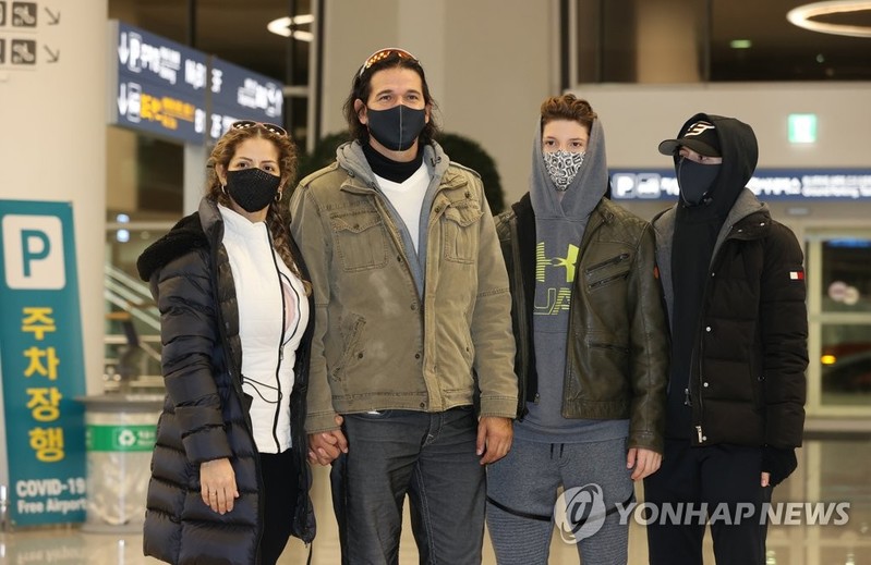 프로야구 한화 외국인 코치진, 전원 코로나19 '음성' 판정