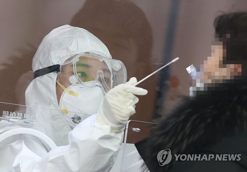 (2nd LD) New virus cases rise from low plateau 1 year after COVID-19 outbreak