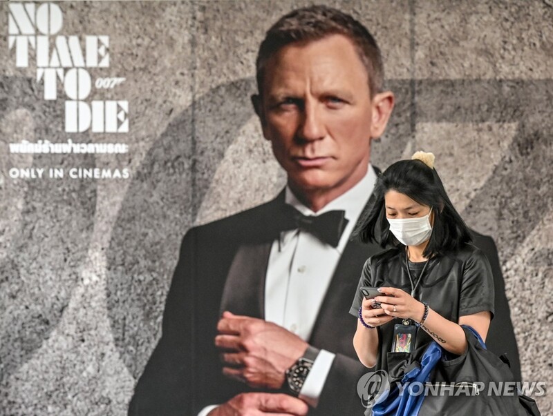 007 신작 10월로 또 개봉 연기…코로나에 한숨쉬는 할리우드