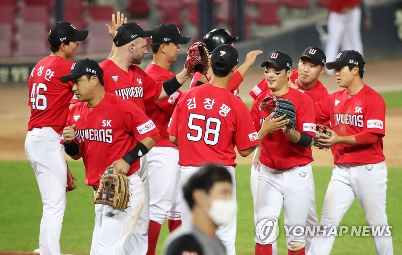 Unexpected, unprecedented sale of club sends shockwaves through KBO