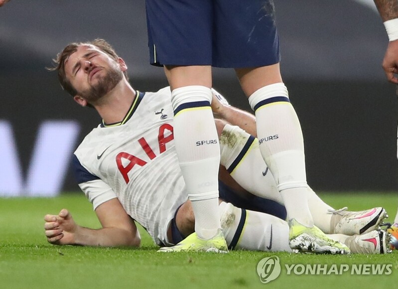 발목 다친 토트넘 케인 '수 주 동안 결장'…손흥민에 악재