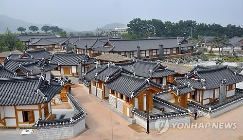 공주에 한옥호텔 짓고 온양행궁도 활용…충남 관광혁신 나선다