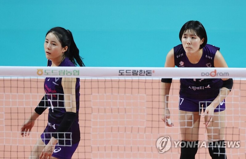 (LEAD) Pro volleyball league rocked by bullying scandal involving star players