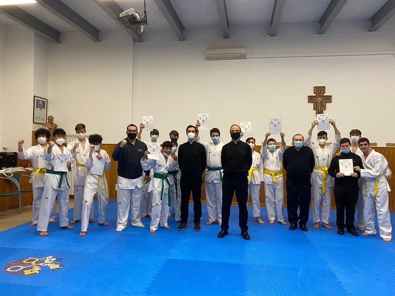 바티칸 신학교서 태권도 수업…승급심사도 받은 예비 사제들