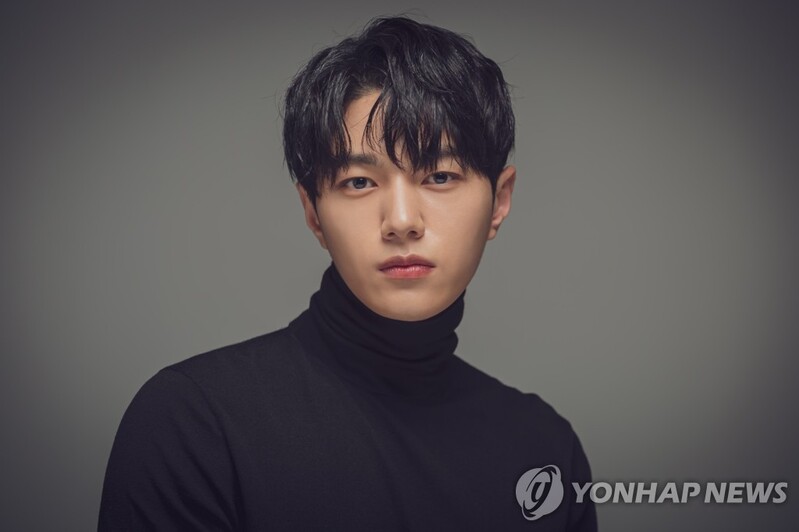 배우 김명수, 해병대 입대…"내년 8월 새로운 모습으로 뵐게요"