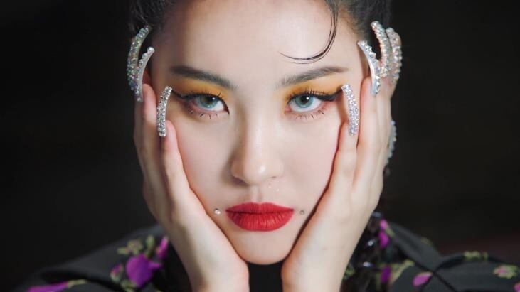 K-pop queen Sunmi returns with 'Tail,' another sassy, strong album