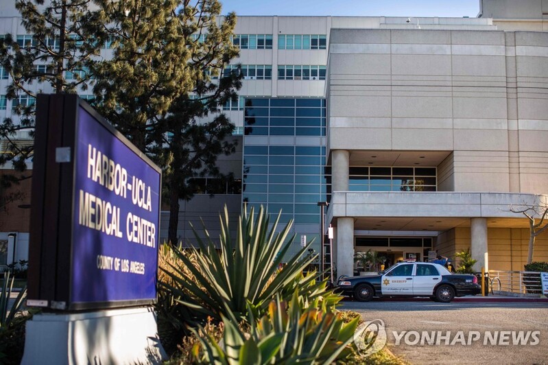 "타이거 우즈, 발목 산산조각…몇 시간 동안 수술"<ESPN>