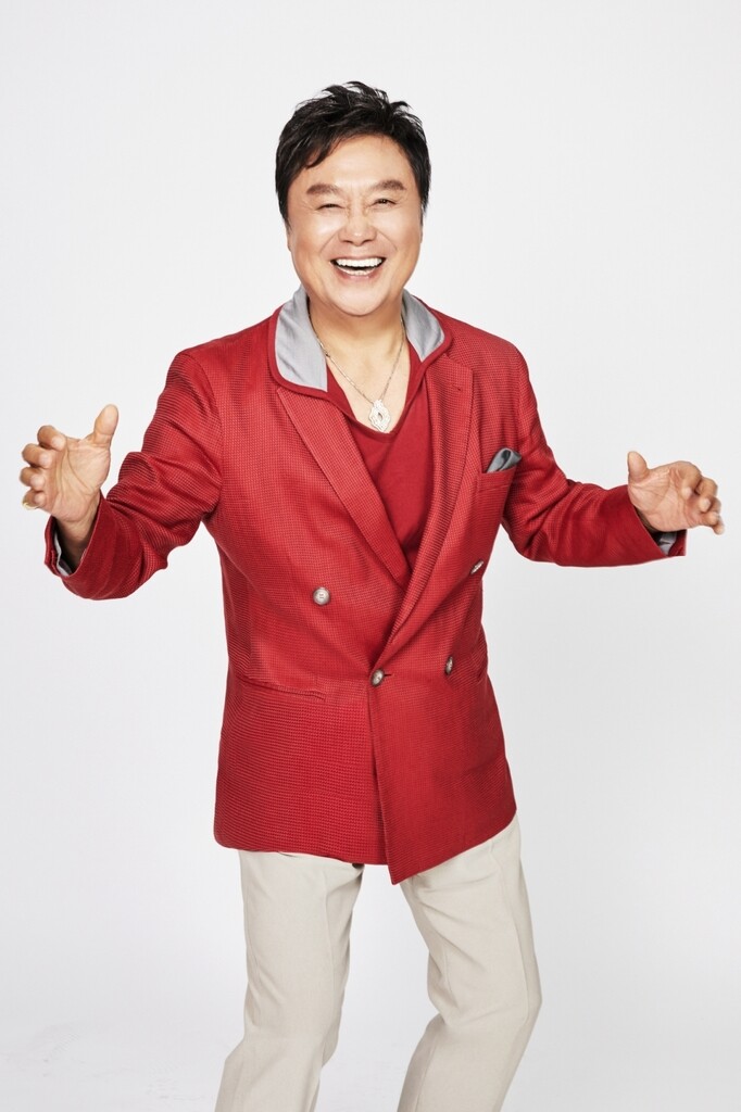 '국민 오빠' 남진, '소문난 님과 함께'로 예능 MC 데뷔